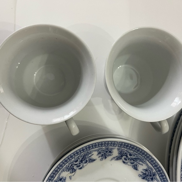 Pegasus fine porcelain dinnerware 18 piece set - Picture 14 of 16